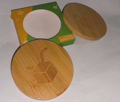 Zwei holz untersetzer - zwei,