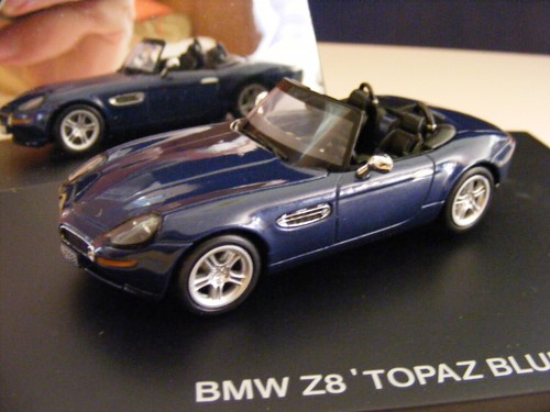 Revell bmw z8 roadster - 1:43,
