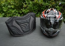 Motorradhelm und Nierengurt, Kinder, Germot und Büse