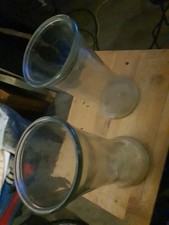 2 schöne hohe klare Glasvasen