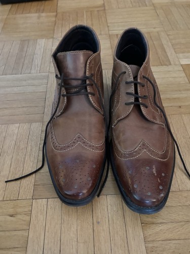 Ein paar herrenschuhe - ein,