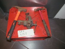Konvolut kleiner Schraubstock Mechanikerschraubstock gebraucht +2 spezial Hammer