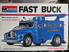 Monogram "Fast Buck" Modell in