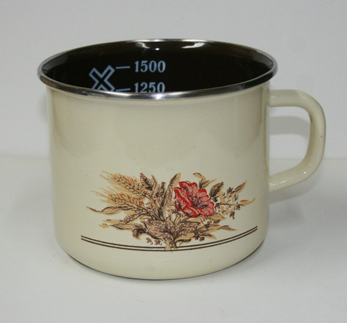 Nostalgischer milchtopf mit - nostalgischer,