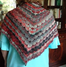 Unikat :edles, gehäkeltes Dreiecktuch in  grau/rost/braun/bordeaux/anthrazit