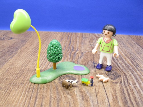 Mädchen mit mikro spielzeug - mit,