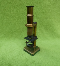 Altes kleines Messing Mikroskop Reisemikroskop Schülermikroskop Höhenverstellung