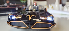 Jada Toys - DC Comics Classic TV Series Batmobile Die-cast Car, 1:18 LED-Licht