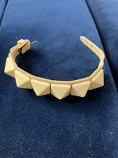 Valentino Garavani Lederarmband Rockstud Pyramidennieten - gelb 