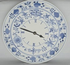 Meissen Zwiebelmuster Porzellan-Wanduhr mit Junghans Quarzwerk  ca. 25,5 cm Rar