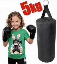 Boxsack mit Boxhandschuhen