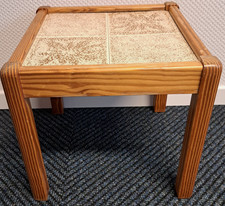 Blumenhocker Fliesentischchen Blumenbank aus den 70ern