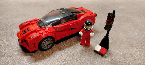 Rennwagen bausatz mit figur - rennwagen,