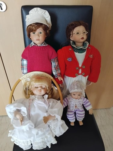 Alte puppen unter anderen - alte,