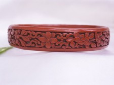 ROTLACK: LACKSCHNITZEREI: ARMREIF: CHINA: HANDARBEIT: 1.Hälfte 20. JAHRHUNDERT