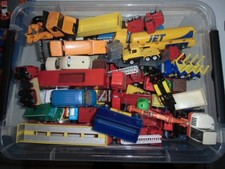 Siku Konvolut, etliche Spielzeug Autos und LKW in verschiedenen Zuständen