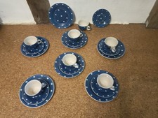 Frühstücks- bzw.  Kaffeeservice blau mit weißen Punkten  für 7 Personen 