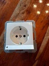 Berker Schukosteckdose mit Orientierungslicht