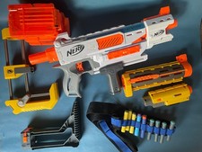 Nerf Konvolut Gun Blaster Sturmgewehr Mediator Patronengurt Ziellaser 5 Magazine