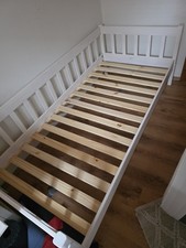 Bett 90x200 mit Lattenrost