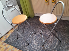 2 Barhocker Küchenstühle gebraucht Holzoptik + Edelstahl klappbar Sitzhöhe 55cm