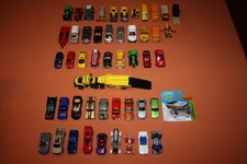 Hot Wheels Siku Matchbox Konvolut 50 Spielzeugautos inkl einiger Vitrinenmodelle