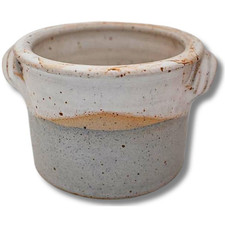 Rustikaler Keramik-Übertopf