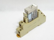 Omron Relais G2R-2-SND mit Sockel P2RF-08-E max. 5A 250V 