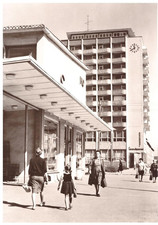AK DDR Jena Nord Am Hochhaus Nord I Plattenbau belebt 1967
