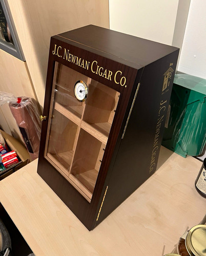 Newman cigar co humidor - newman,