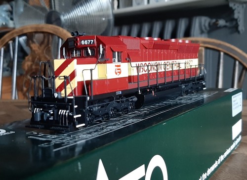 Kato emd sd45 wisconsin - kato,