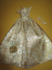 1294)FESTLICHES GOLDENES BALLKLEID+SCHUHE+TASCHE BARBIE PETRA UA.29cm MODEPUPPEN