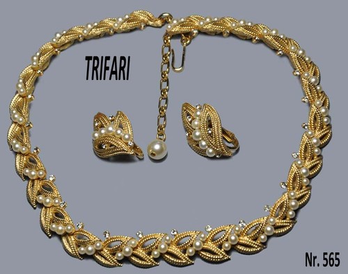 Crown trifari edles demi - crown,