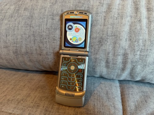 Motorola razr - v3, /
