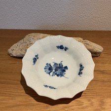 Schale Royal Copenhagen Denmark Blaue Blume , 10-8008, Höhe 4 cm 