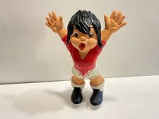 Fußball Maskottchen WM 1974 Figur Rudi Puma Schuhe Trikot rot Köln Essen..