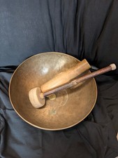 ACAMA Therapie-Klangschale Nepal Ø 29 cm 1,9 kg, Filz-u. Reibeschlegel (ch_21)