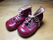 Alte antike Kinderschuhe