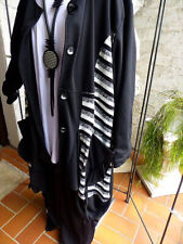 4702 Sarah Santos Mantel Jacke Zipfel schwarz weiß,  dick gefüttert XXXL