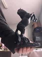 Resin schwarzes aufzuchtpferd - schwarzes,