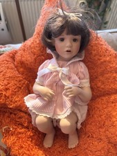 Porzellan - Puppe " Das