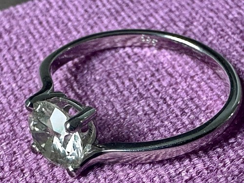 Brilliant solitaire ring - solitaire, in