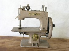 Antike Kinder Nähmaschine