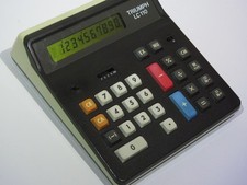 TA Triumph Adler LC 110 LCD Taschenrechner Tisch Rechner Vintage Sammlerstück