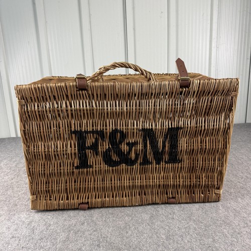 Fortnum mason f - fortnum, f&m