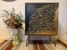 Designer-Kommode, dekoriert