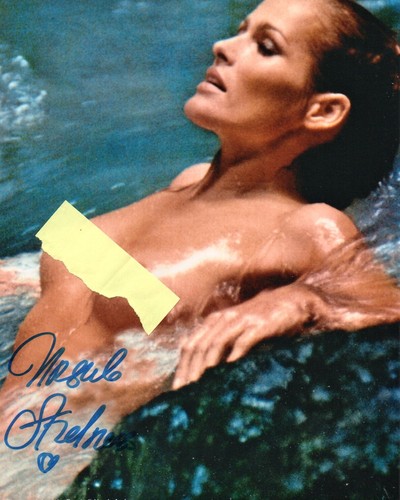 Signiertes ursula andress - andress, dr