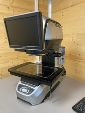 Keyence Digitaler Messprojektor IM-8030T