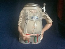 Ein Maßkrug ca. 1l der besonderen Art mit Zinndeckel.