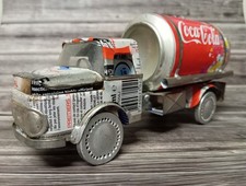 seltenes Auto Handarbeit gelötet aus Coca-Cola Dosen L:26cm B:11cm H:9cm